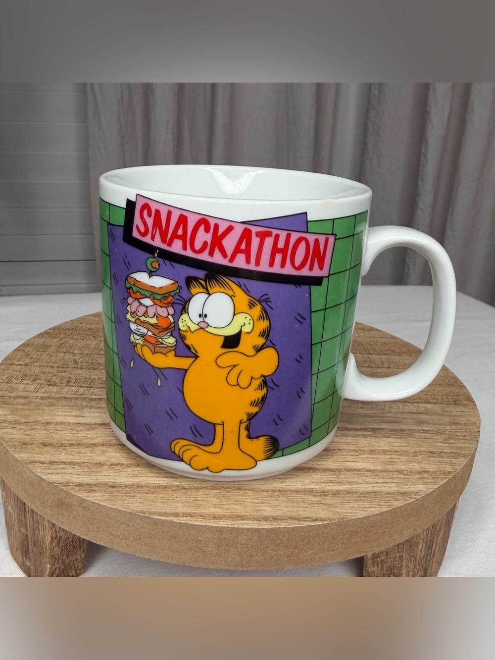 Vintage 1986 Enesco Garfield The Cat Snackathon Ceramic Coffee Mug 10-12oz.
